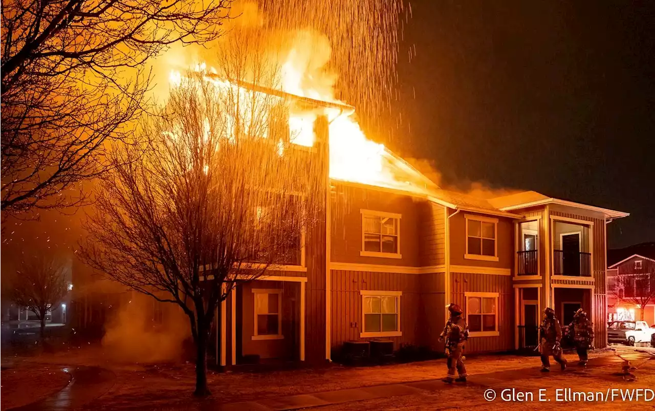 Fire Ignited by Lightning Strike Injures 1 at Southwest Fort Worth Apartment Building