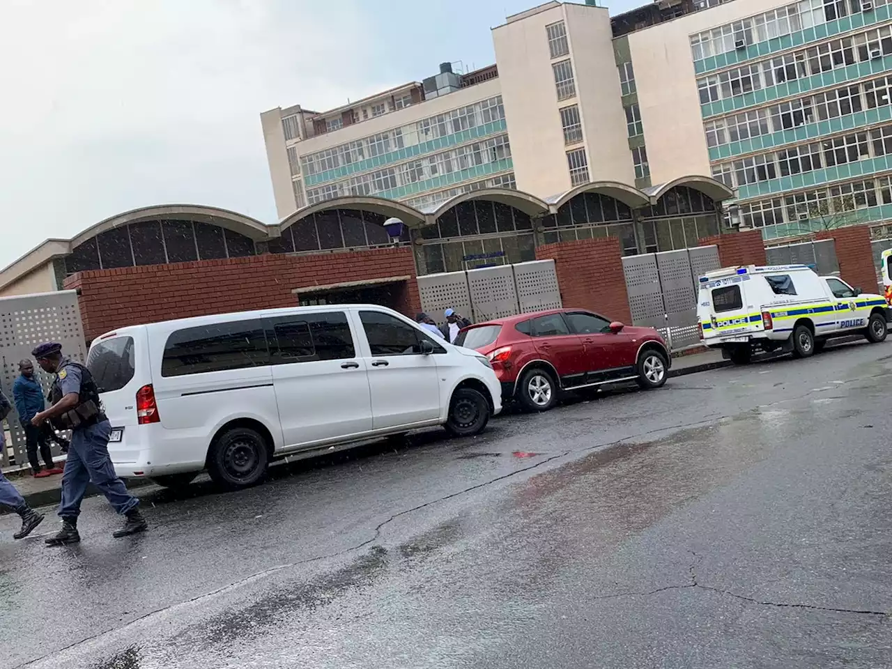 BREAKING NEWS LIVE | Security guard dies after shooting himself inside Hillbrow Police Station | News24