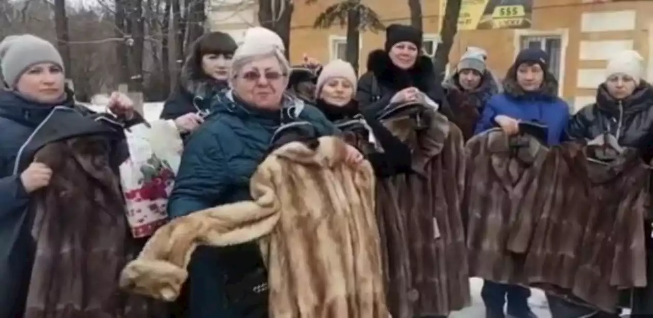 Wives of Russian soldiers killed in Ukraine get fur coats as compensation