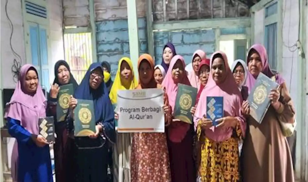 100 Pecinta Quran di Blora Terima Mushaf Alquran |Republika Online