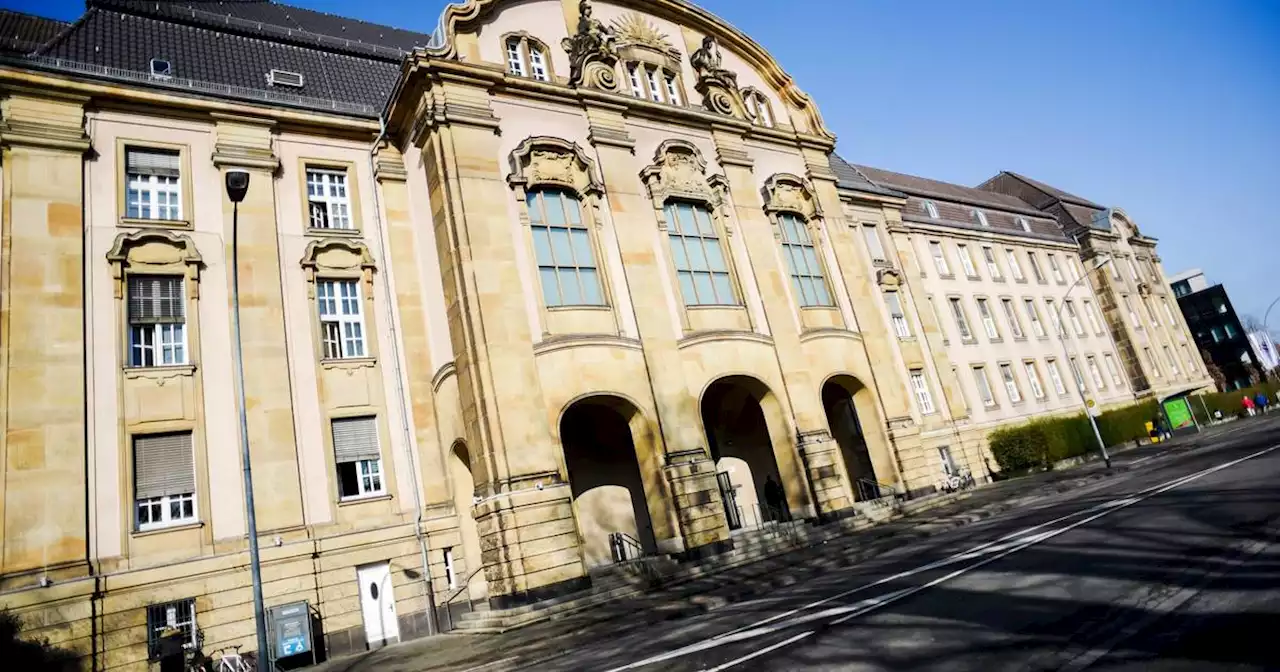 Zivilprozess in Mönchengladbach: Altstadtbesucher verklagt Polizei auf Schmerzensgeld