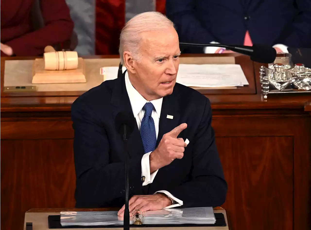 États-Unis : face au Congrès, Joe Biden tient un discours offensif