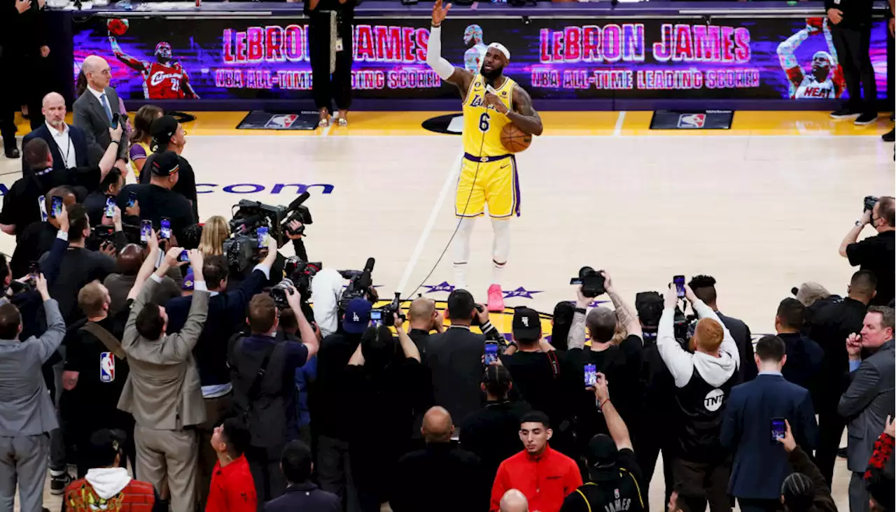 Lakers still dysfunctional after LeBron James breaks record