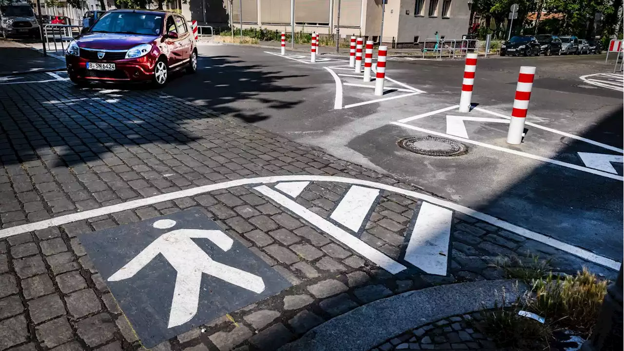 Verkehrsberuhigung in Berlin-Lichtenberg: Ein Kiez streitet über Poller und Parkplätze