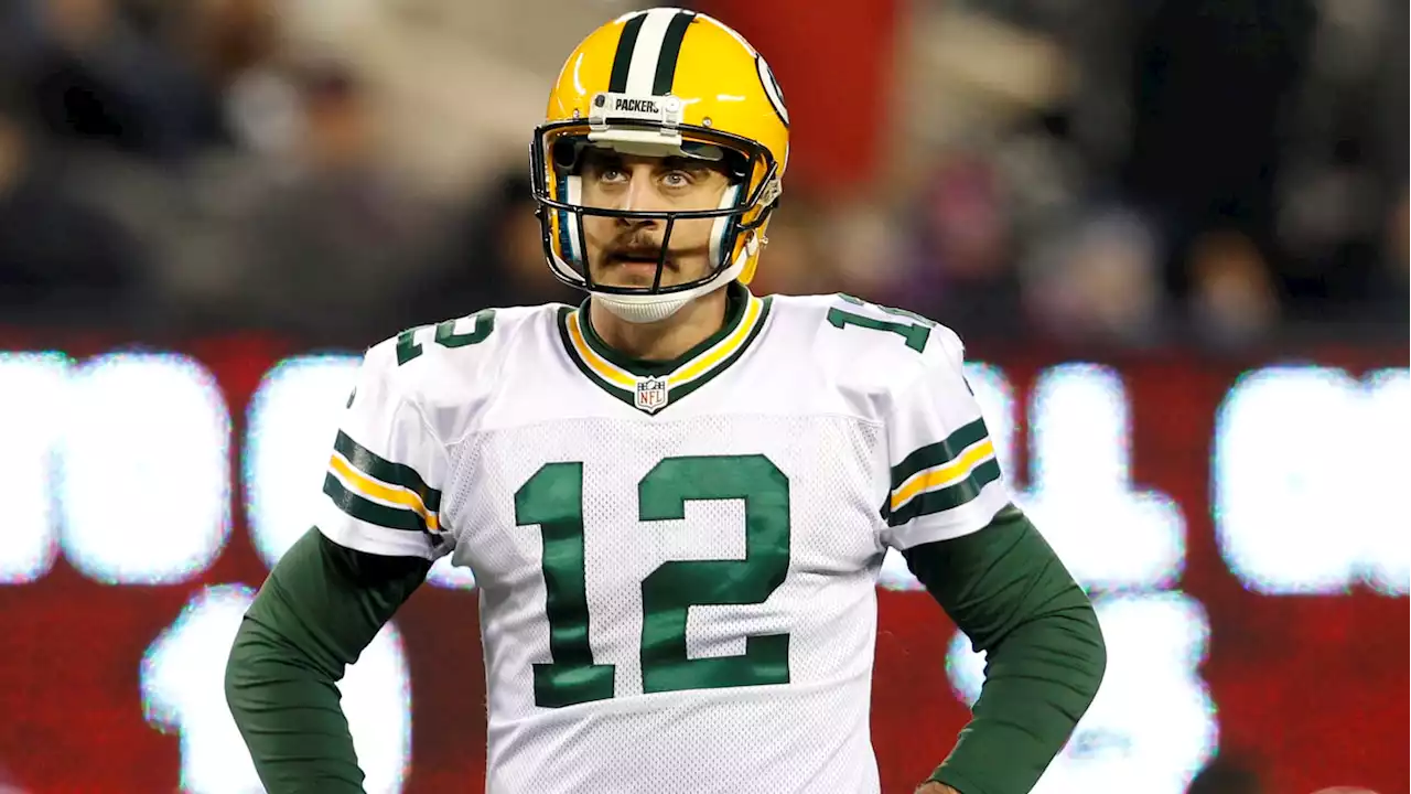 Aaron Rodgers to Weigh His Football Future on 4-Day ‘Darkness Retreat’