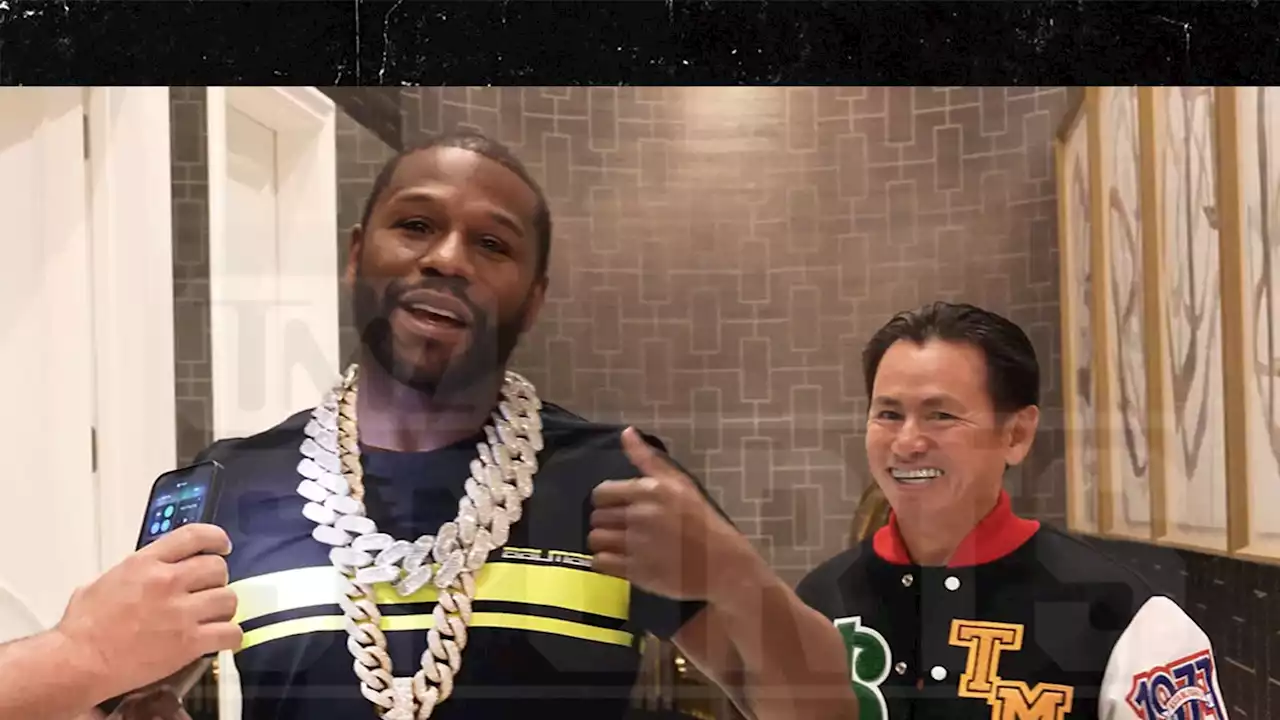 Floyd Mayweather Drops $1 Mil On Huge 5+ Lb. Chain From Johnny Dang