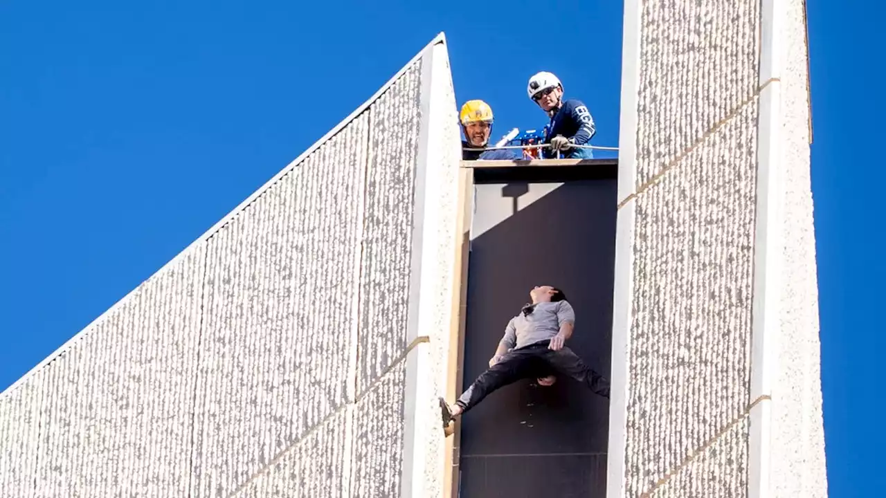 Man who climbed Chase Tower in Phoenix released from jail on $500 bond