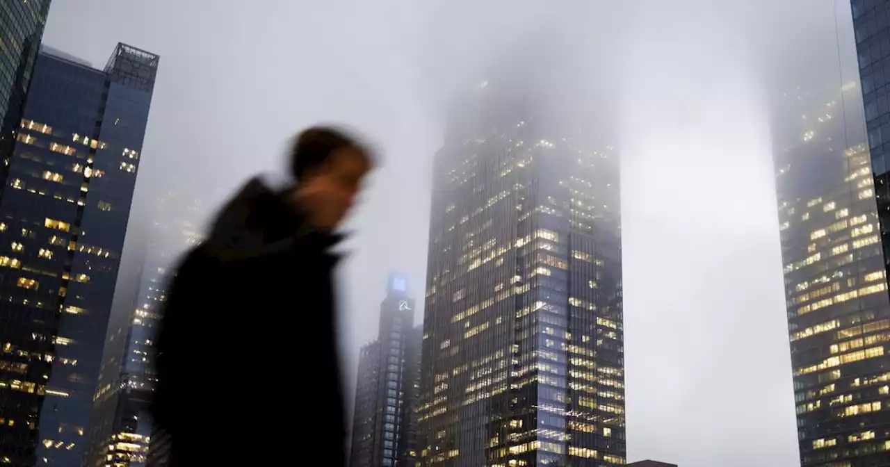 Thursday morning forecast for Chicago: Wet, windy and mild