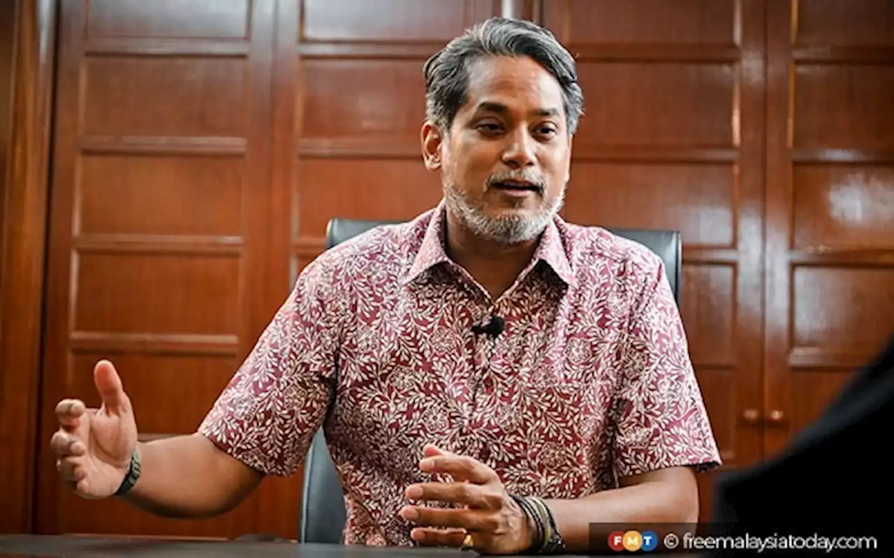 After Umno sacking, Khairy now to be a DJ