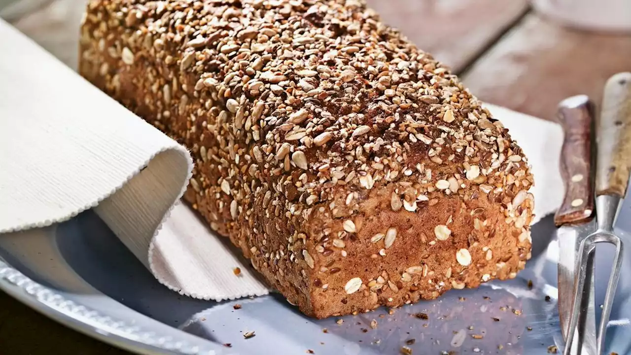 In nur 3 Minuten im Ofen: Dieses schnelle Vollkornbrot gelingt garantiert