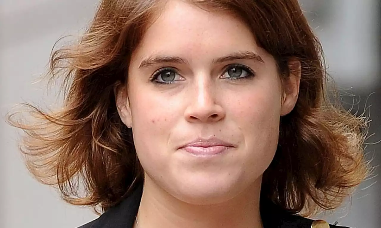 Princess Eugenie shows off growing baby bump in amazing high street dress