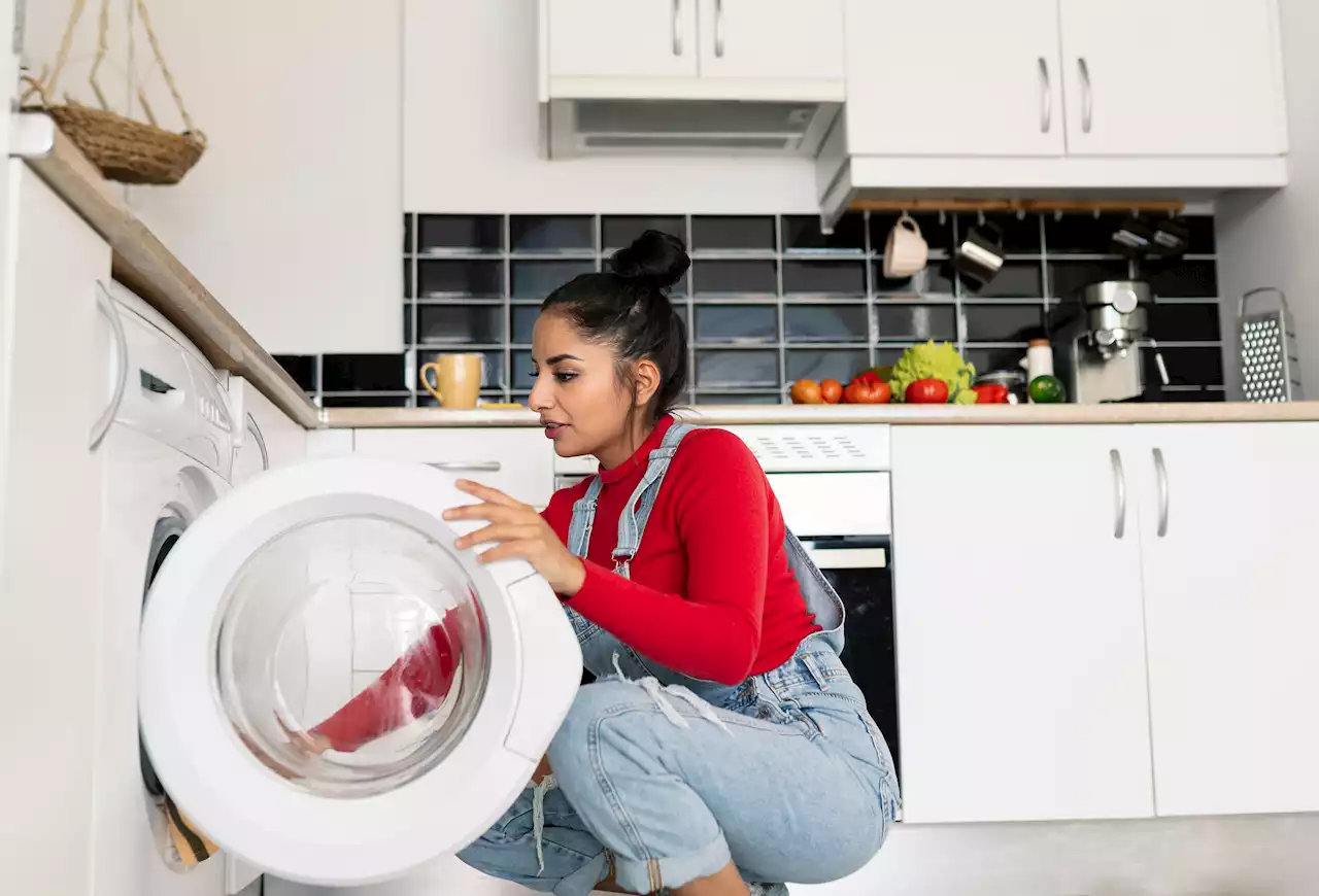 It's Time To Stop Using Dryer Sheets In Your Laundry. Here's Why.