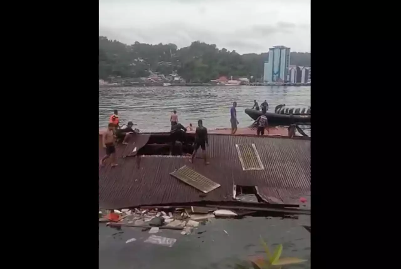 Detik-Detik Kafetaria Ambruk ke Laut saat Gempa Mengguncang Kota Jayapura