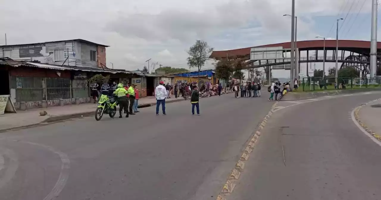 Trancones en Bogotá: caos en la movilidad de la calle 80 por protesta de indígenas