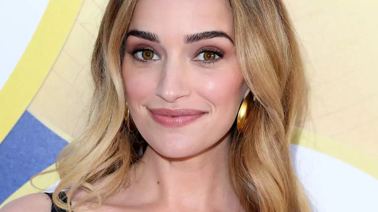 'Ginny and Georgia' Star Brianne Howey Swears By This Cult-Classic Concealer