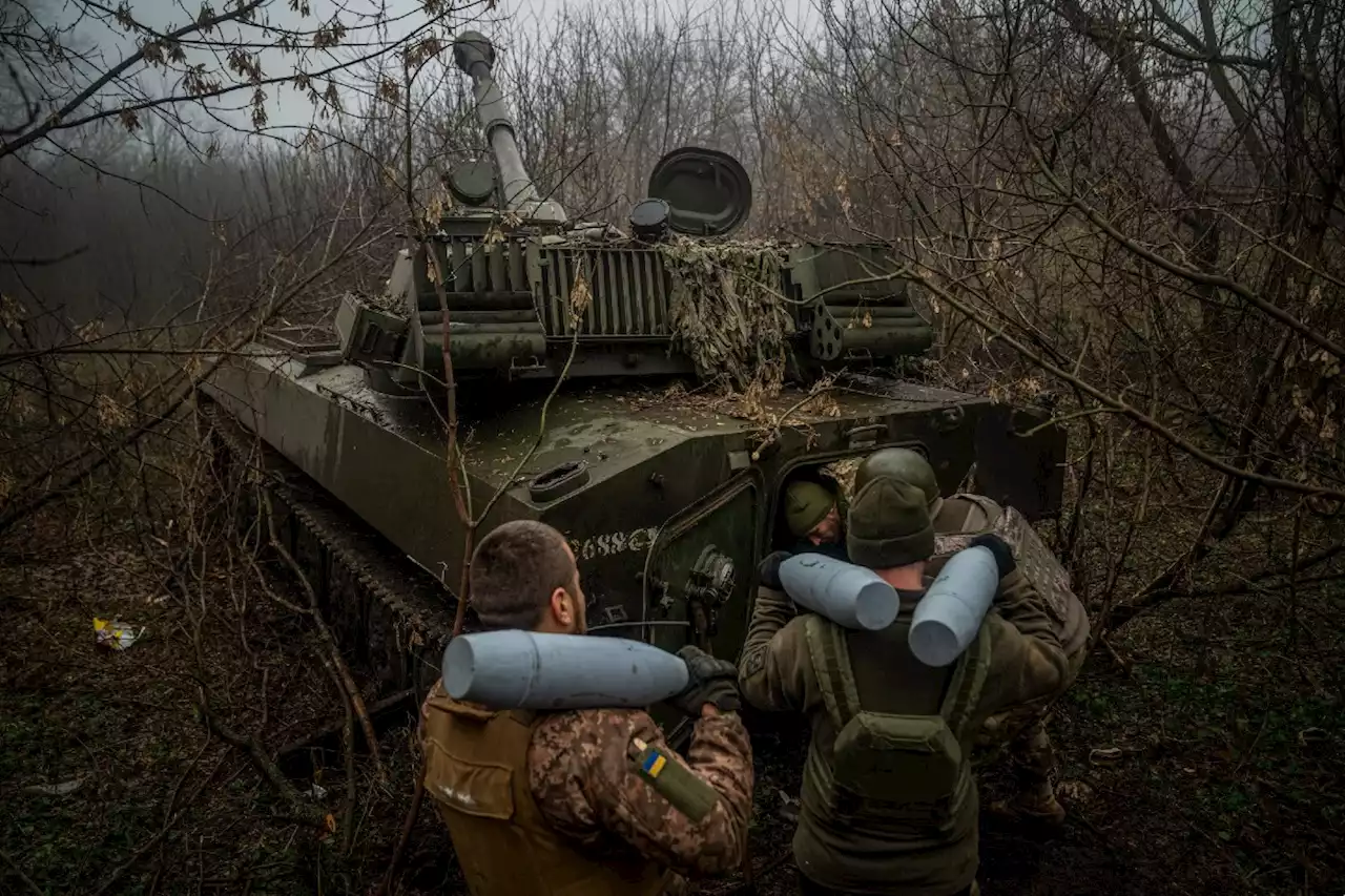 Battle for Bakhmut continues as Zelensky vows Ukraine will stand ground