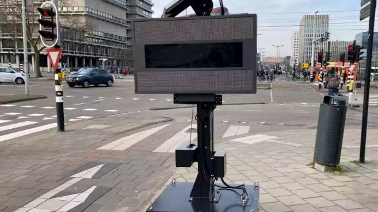 Amsterdam telt wachtende fietsers om door rood rijden te ontmoedigen