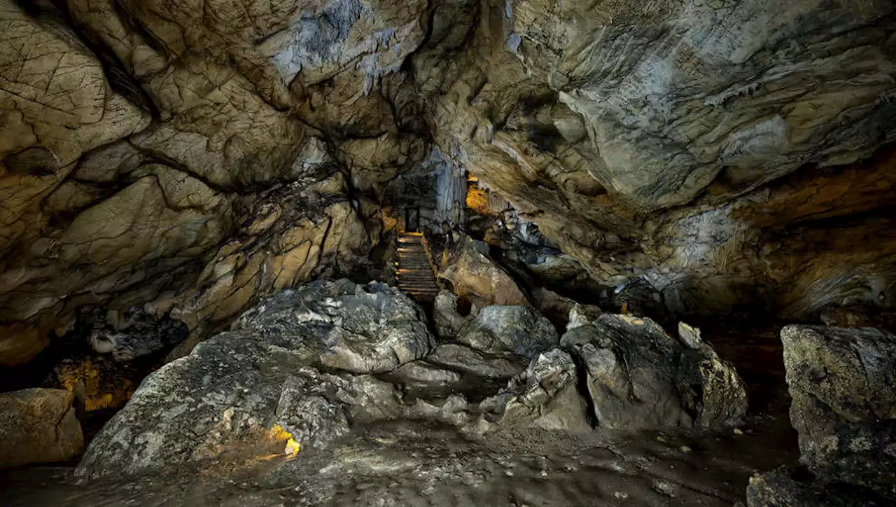 Hallan vestigios visigóticos en la cueva de El Lago, ubicada en Monte Castillo