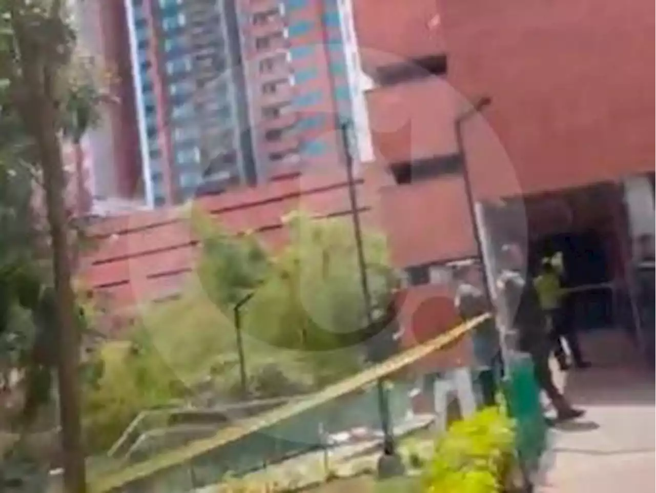 Joven murió luego de caer de edificio en Antioquia; habría tenido problemas sentimentales - Pulzo