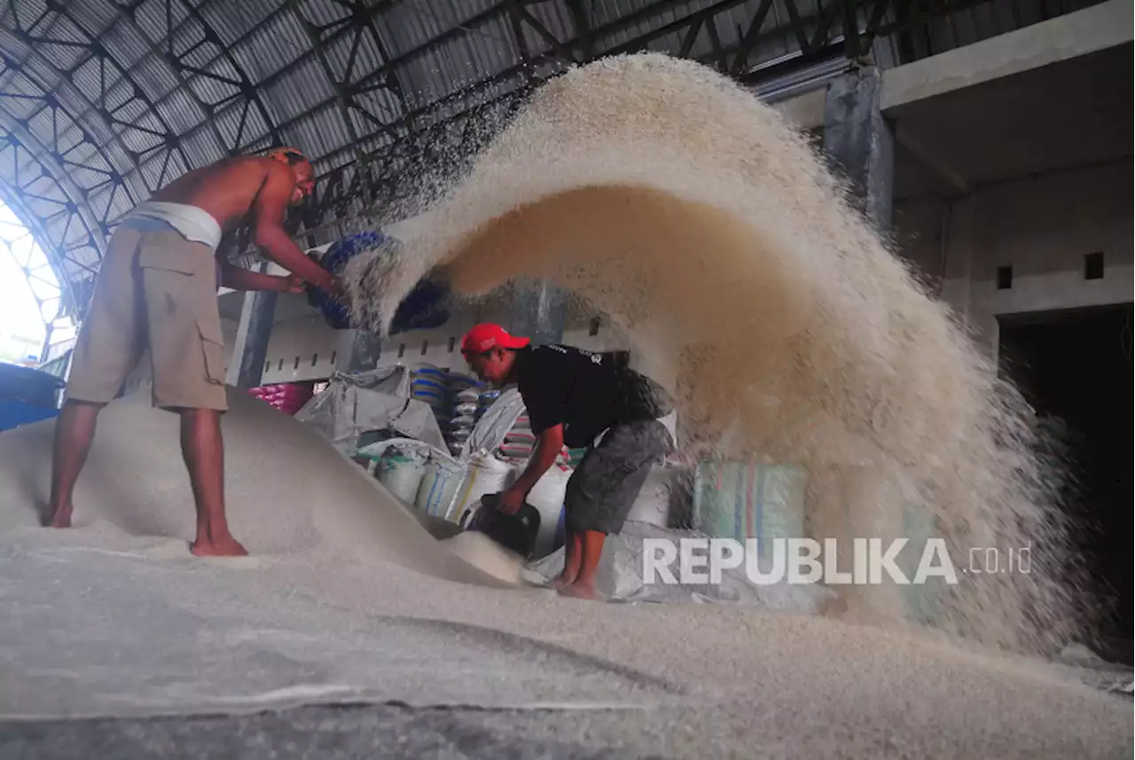 Kenaikan Harga Beras di Pasar Baru Wergu Wetan Kudus |Republika Online