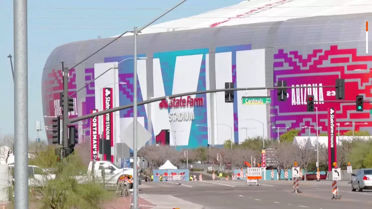 As fans roll in, Arizona hosts embrace super-sized Super Bowl stakes