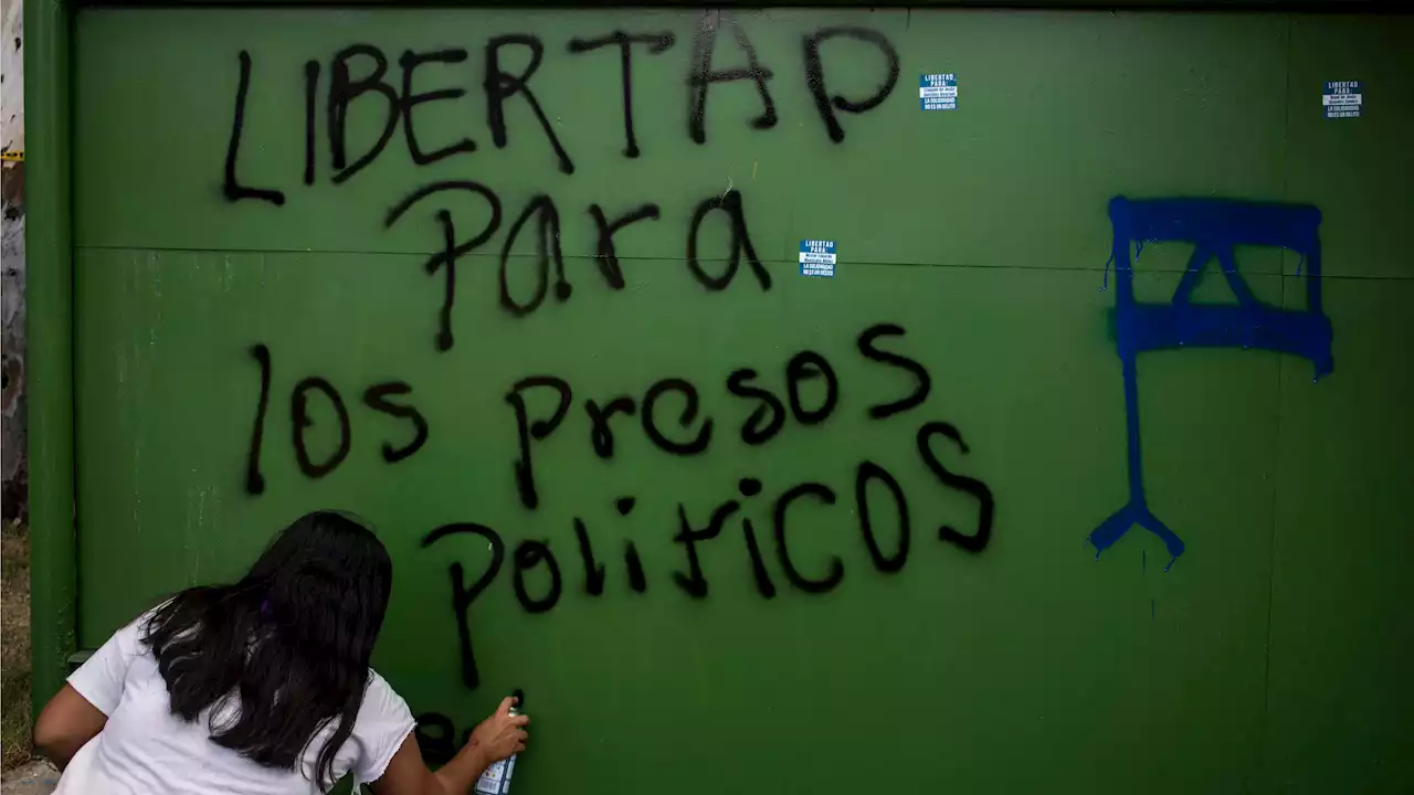 Nicaragua libera a 222 presos políticos y los envía en un avión a Estados Unidos