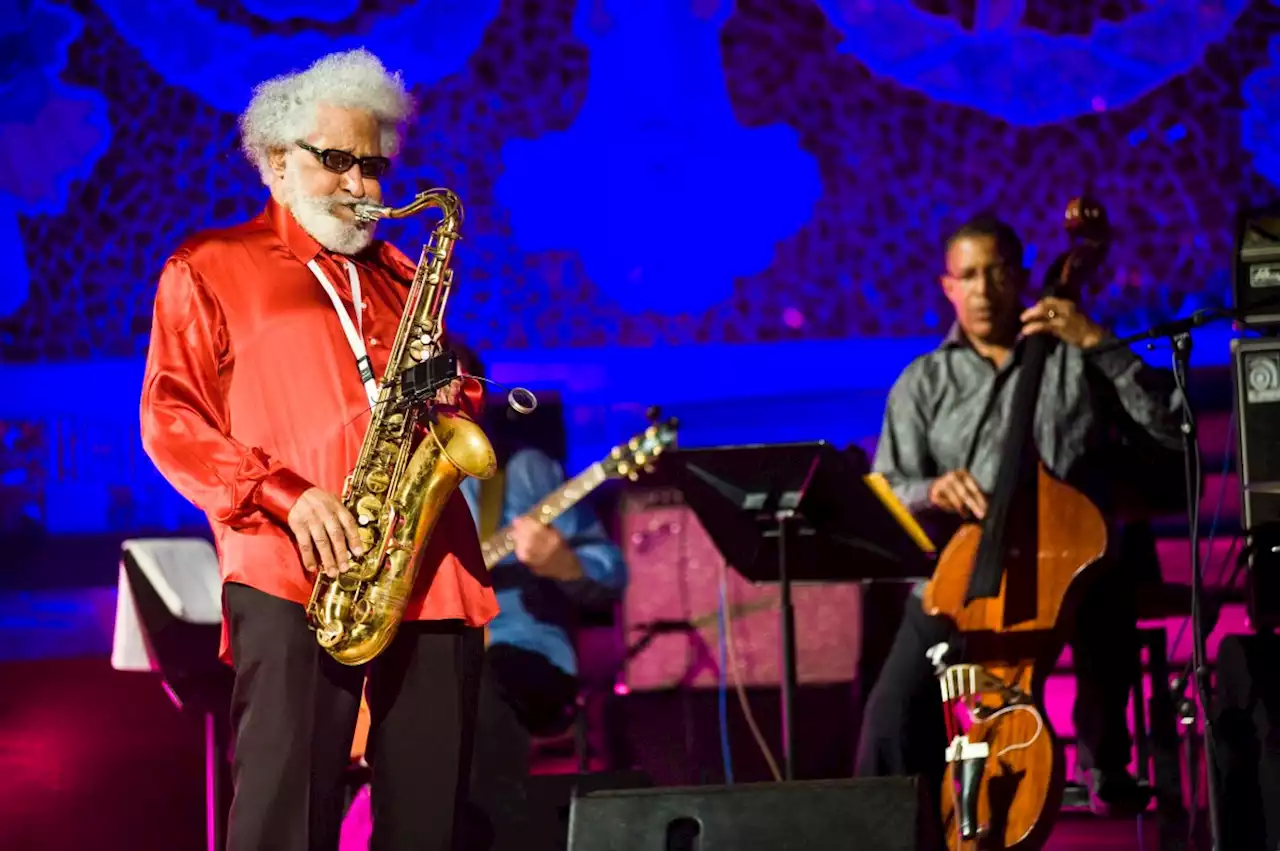 Saxophone Colossus by Aidan Levy is a magisterial portrait of jazz great Sonny Rollins