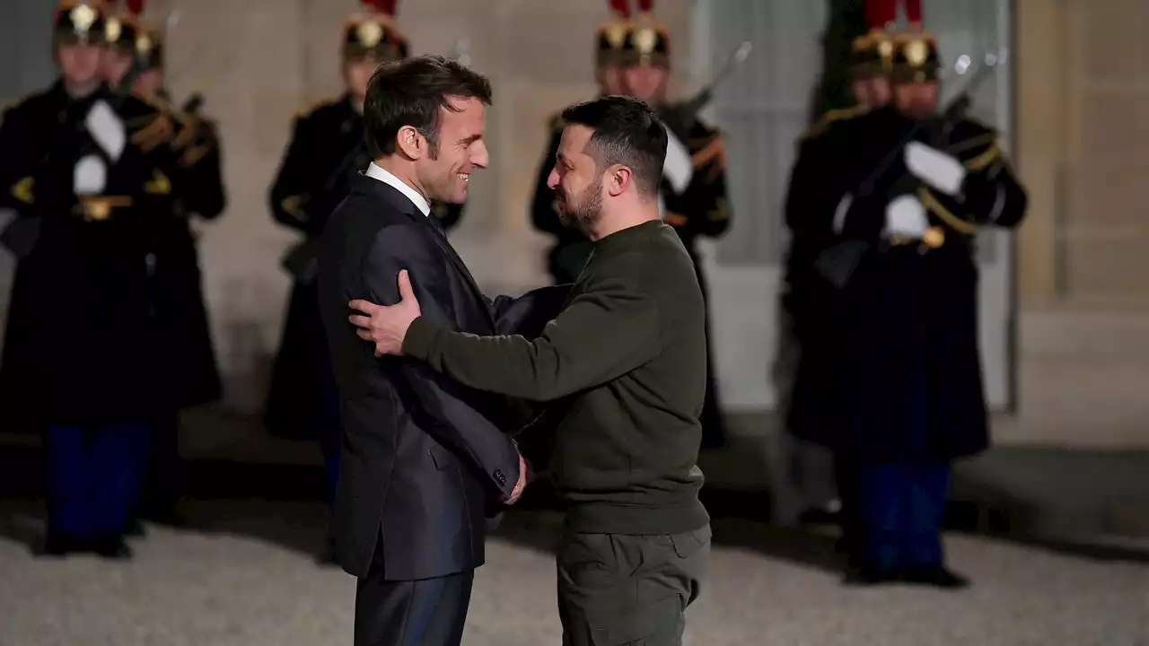 Volodymyr Zelensky reçu par Emmanuel Macron à l’Élysée