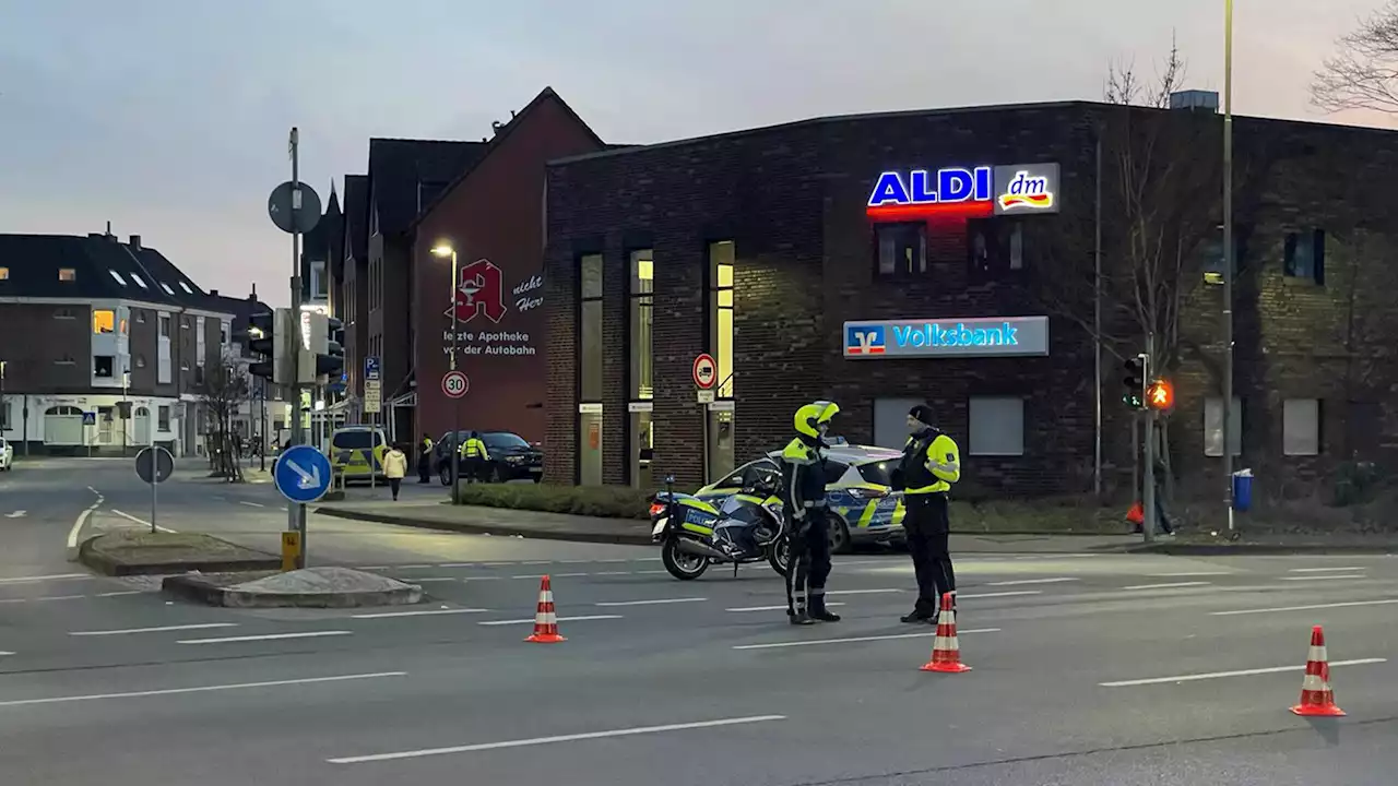 Bombendrohung gegen Aldi in Hamm - Evakuierungen und Straßensperrung