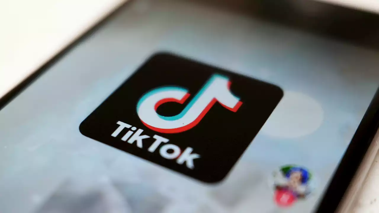 TikTok sets 60-minute screen time limits for users under 18