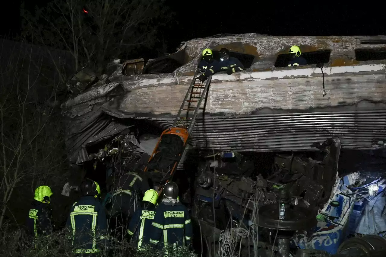 Grèce : un accident entre deux trains fait plus de 30 morts et des dizaines de blessés