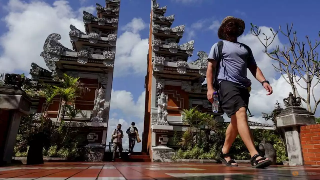 Indonesia's Jan tourist arrivals down 18% m/m on seasonal factor