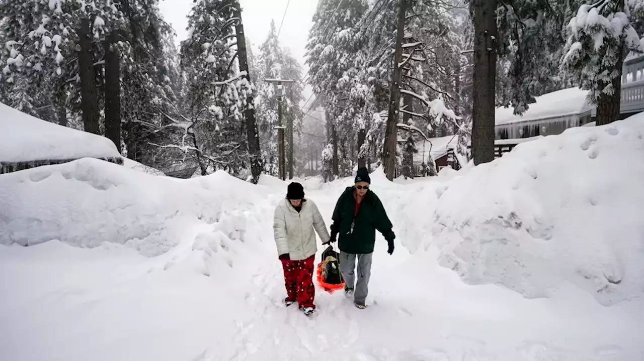 To the rooftops: Staggering snowfall in California mountains