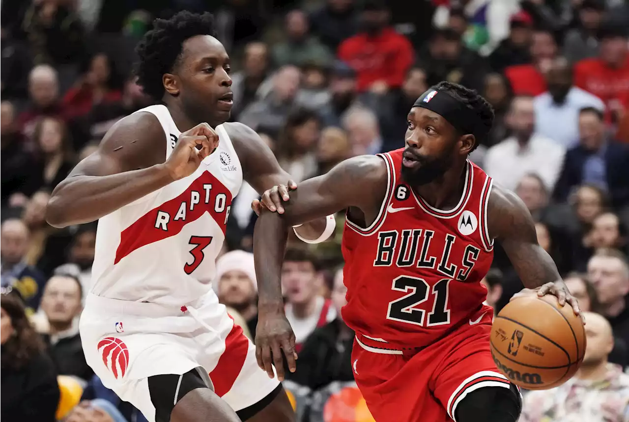 Shorter Bulls lose battle of offensive boards in loss to Toronto