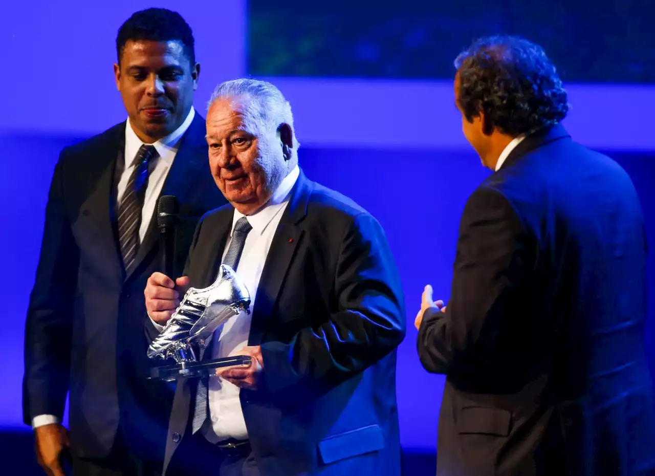 Just Fontaine: Former France great Fontaine has died