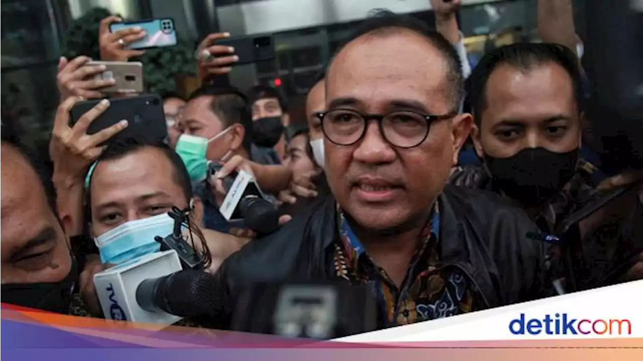 Rafael Alun Keluar dari KPK Usai Diperiksa 8,5 Jam soal Harta Rp 56 M