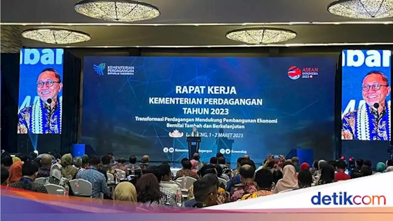 Begini Cara Zulhas Lindungi Pengusaha Lokal dari Perdagangan Bebas