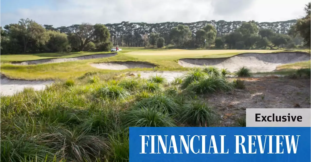 Royal Melbourne Golf Club hits sand trap as builder goes insolvent