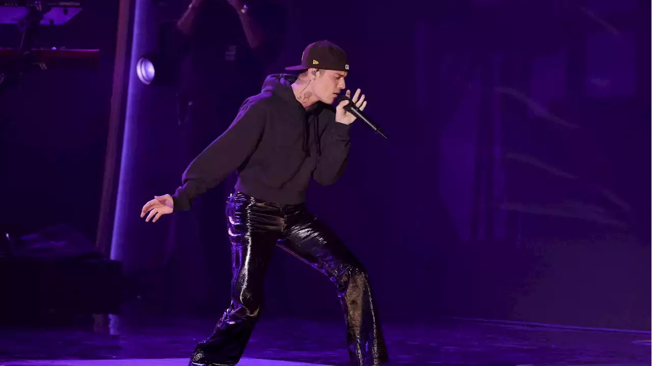 Le chanteur canadien Justin Bieber annule sa tournée, dont ses deux dates parisiennes