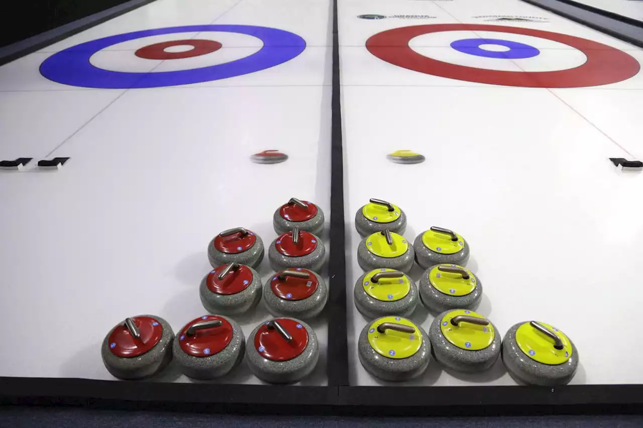 Canadian men pick up first two wins at junior curling worlds