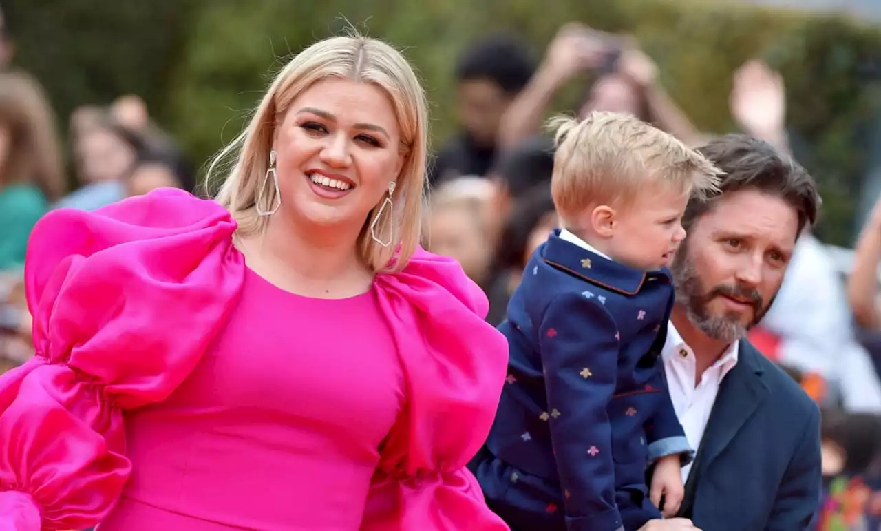 Kelly Clarkson's reunion with ex-husband's family has fans so excited