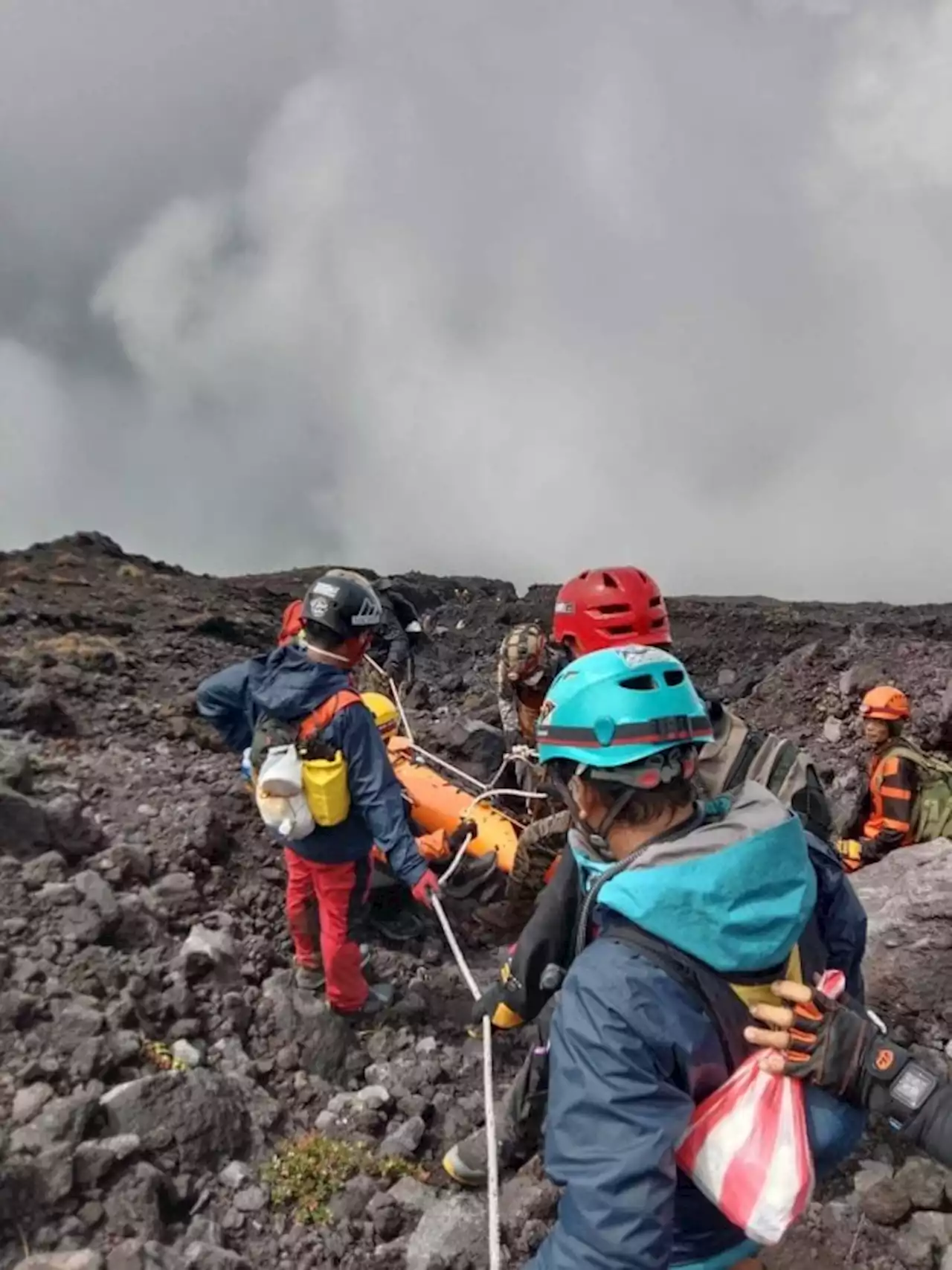 Responders now ‘on the move’ to bring down ill-fated Cessna passengers from Mayon