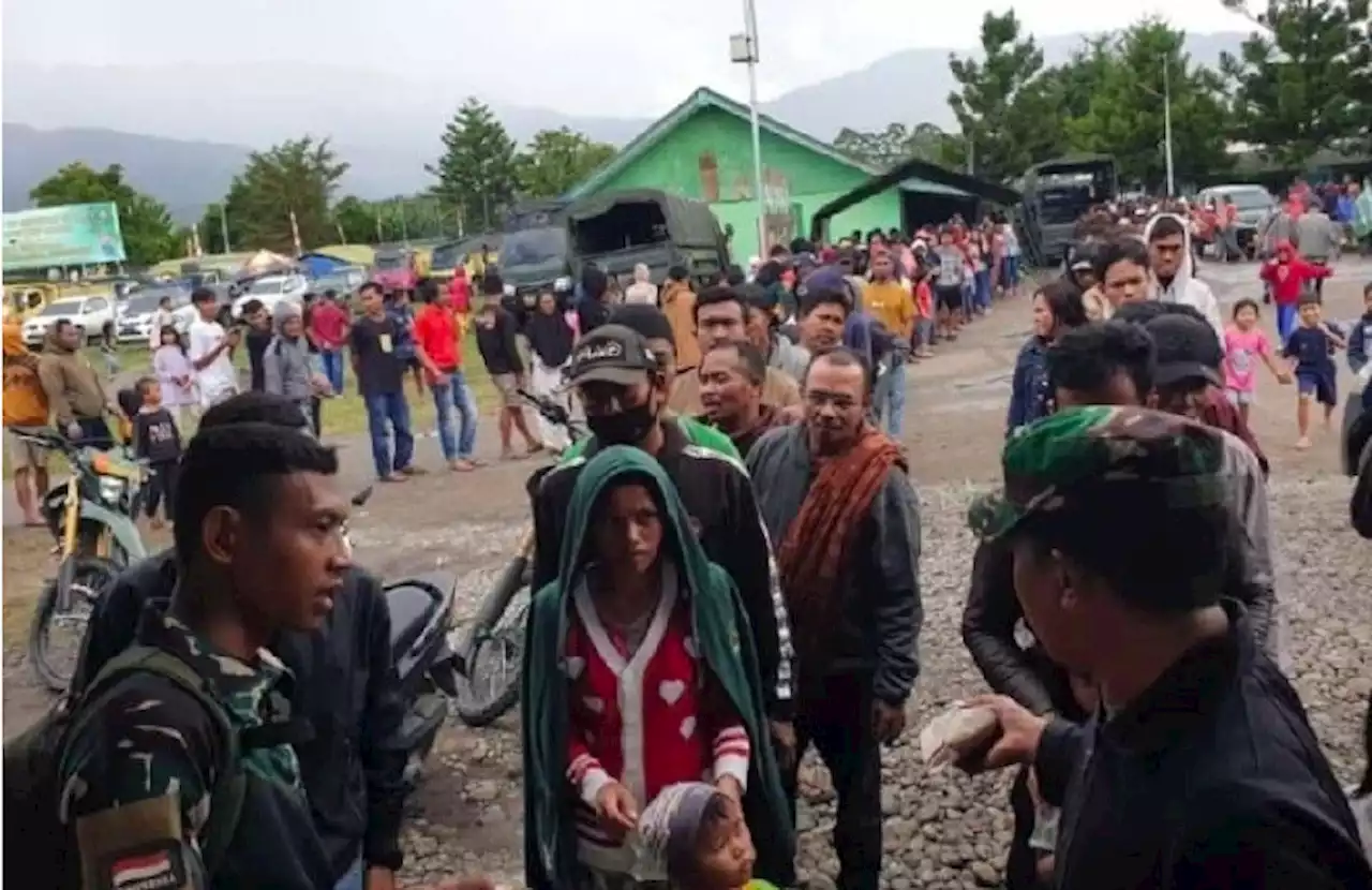 Pejabat Gubernur dan Dandim Kunjungi Pengungsi Terdampak Kerusuhan Wamena