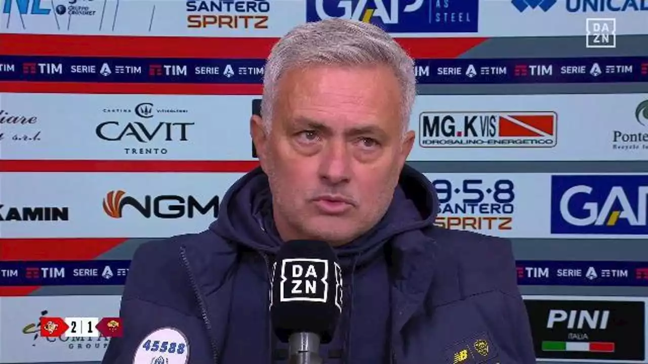 La furia di Mourinho dopo l'espulsione: 'Voglio capire se posso denunciare il quarto uomo Serra'