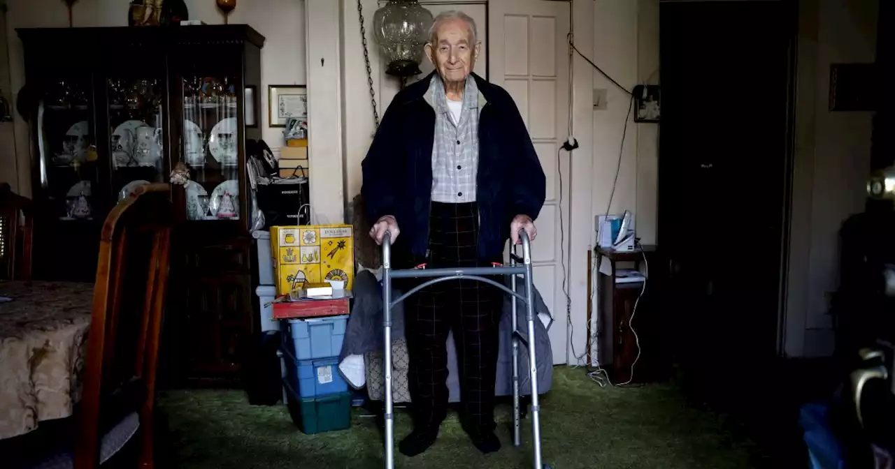 Column: As help pours in for World War II vet, 102, with huge bill, SoCalGas wants a rate hike