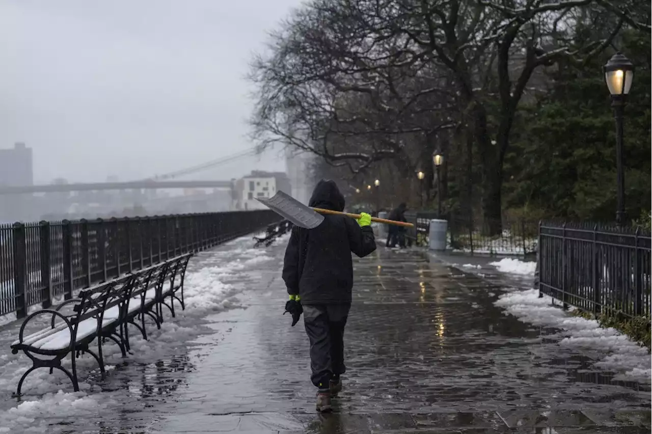 New York gets biggest snowfall of unusually mild winter