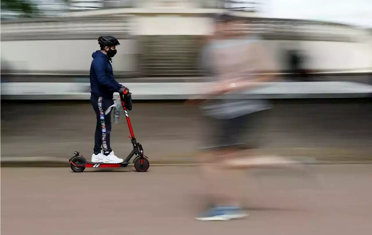 Samuel García busca empresa de scooters eléctricos para movilidad