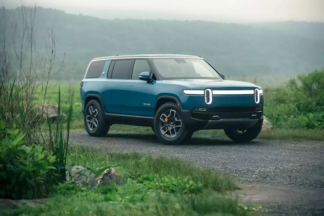 Rivian adds 390-mile Max battery to R1S SUV