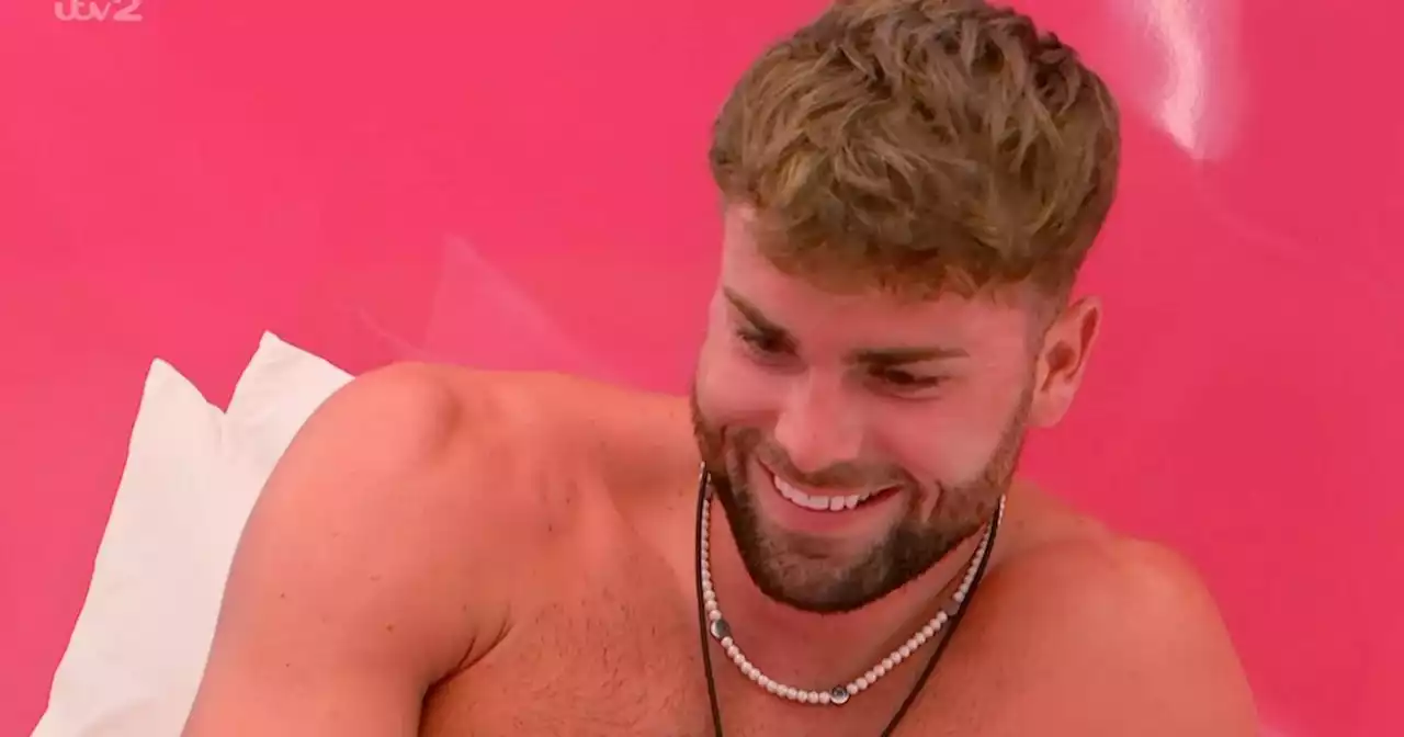 Love Island's Tom compared to 50 Shades' Christian Grey after hideaway handcuffs