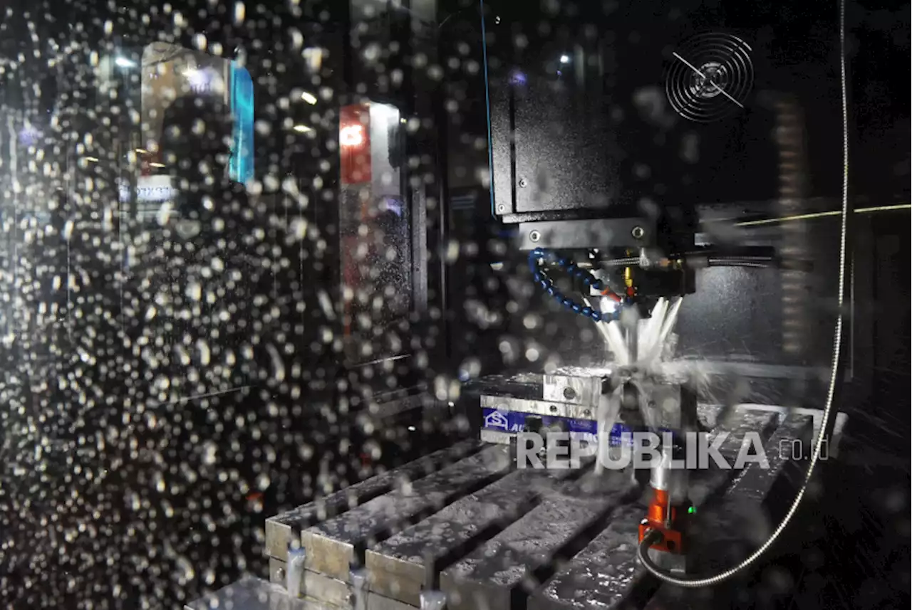 PMI Manufaktur Turun Tipis, S&P Soroti Isu Kepercayaan Bisnis |Republika Online